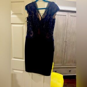 Navy Todahi beautiful evening dress never worn.